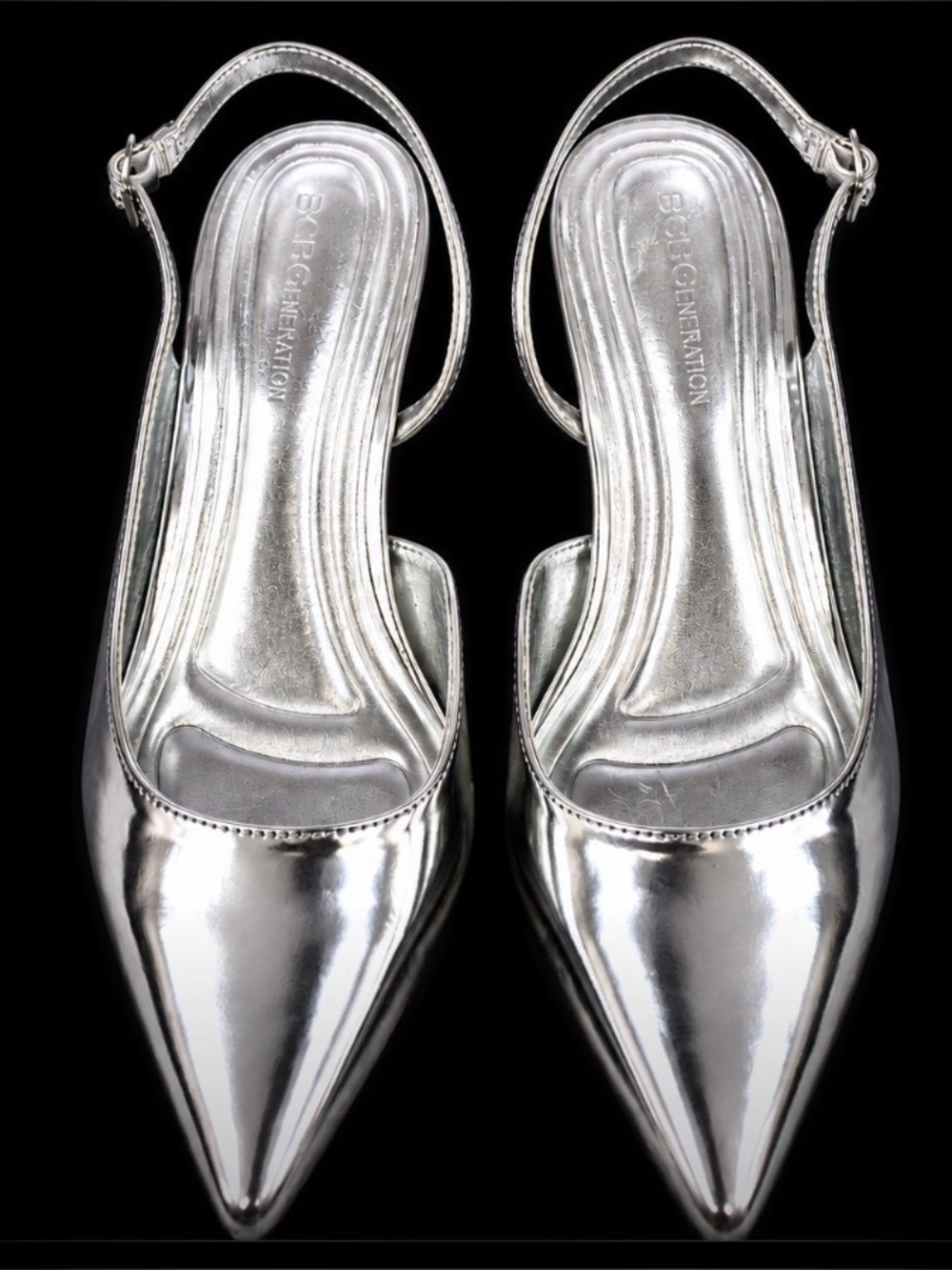 BCBGENERATION
Kayla Pointed Toe Kitten Heel
Pump In Silver